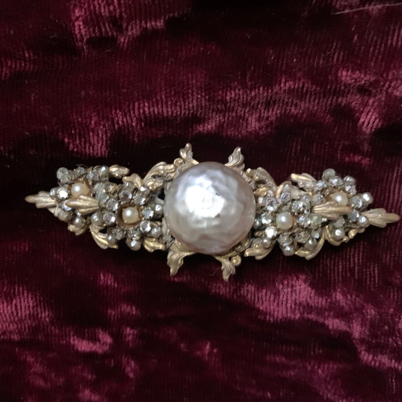 Vintage Miriam Haskell Baroque faux pearl and rhinestone filagree brooch, - Picture 1 of 4